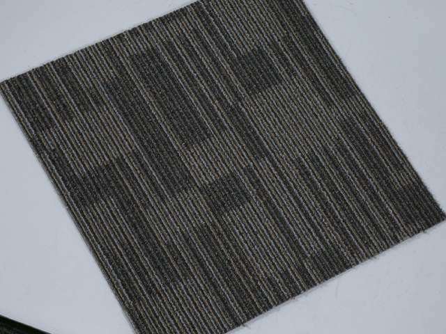 Tuiles de tapis écologiques de pièce de bureau de support de PVC de matériel de polypropylène